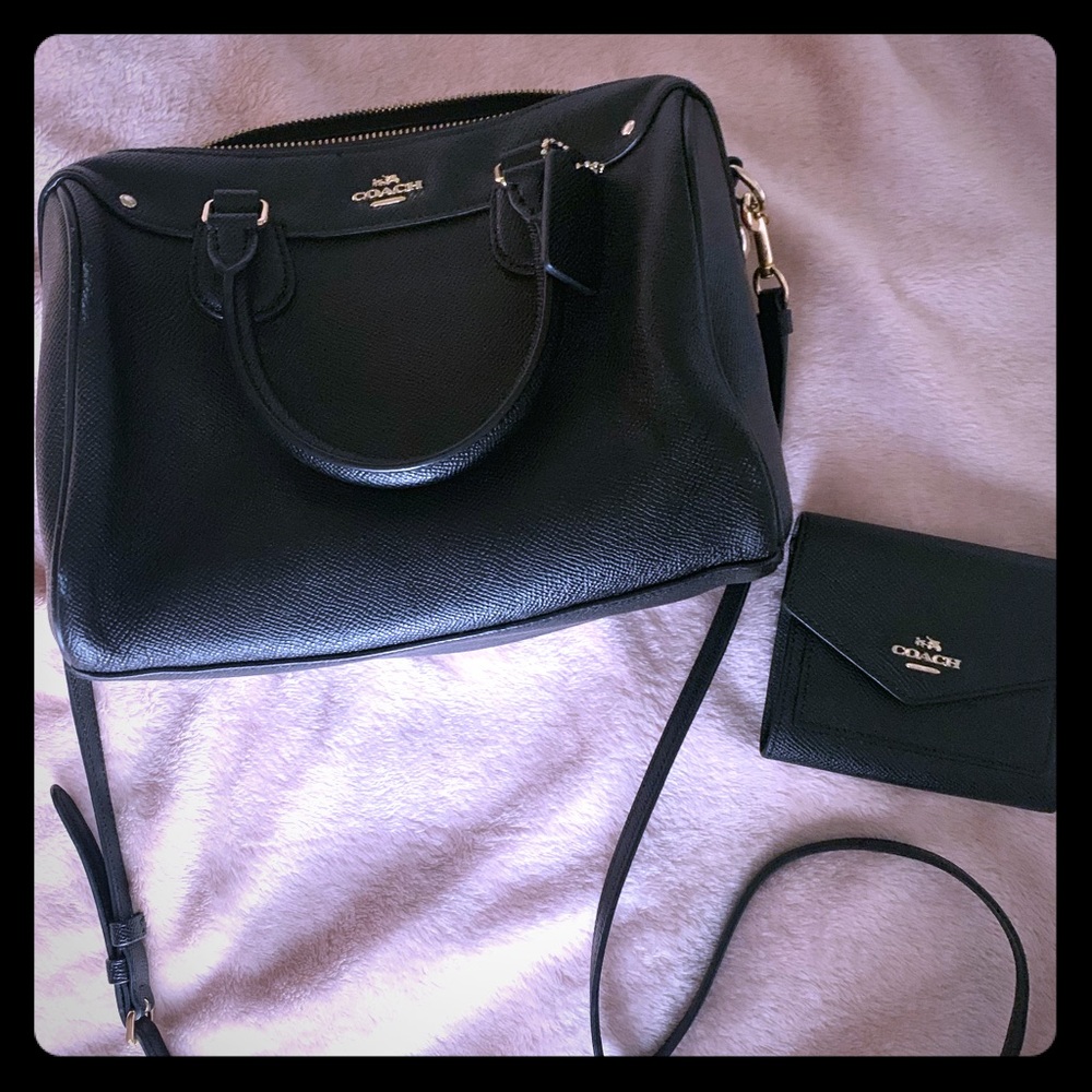 Small black Coach bag with wallet